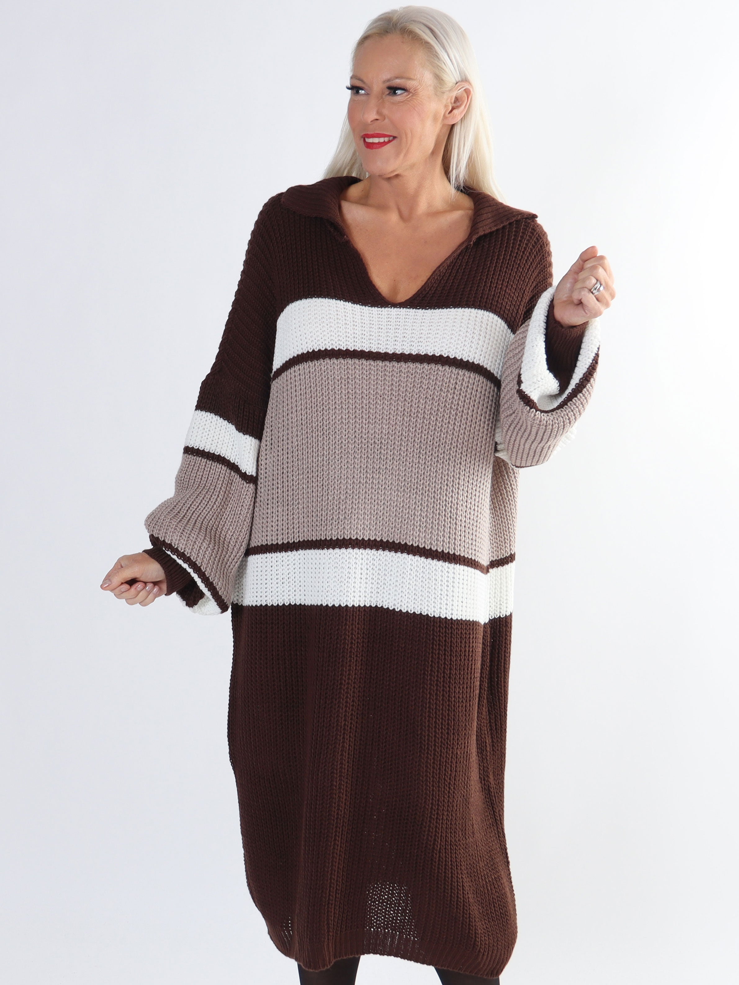 Hailey - Plus size stribet strikkjole med lille krave